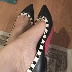 Auth pre loved valentino rock stud flats 7
